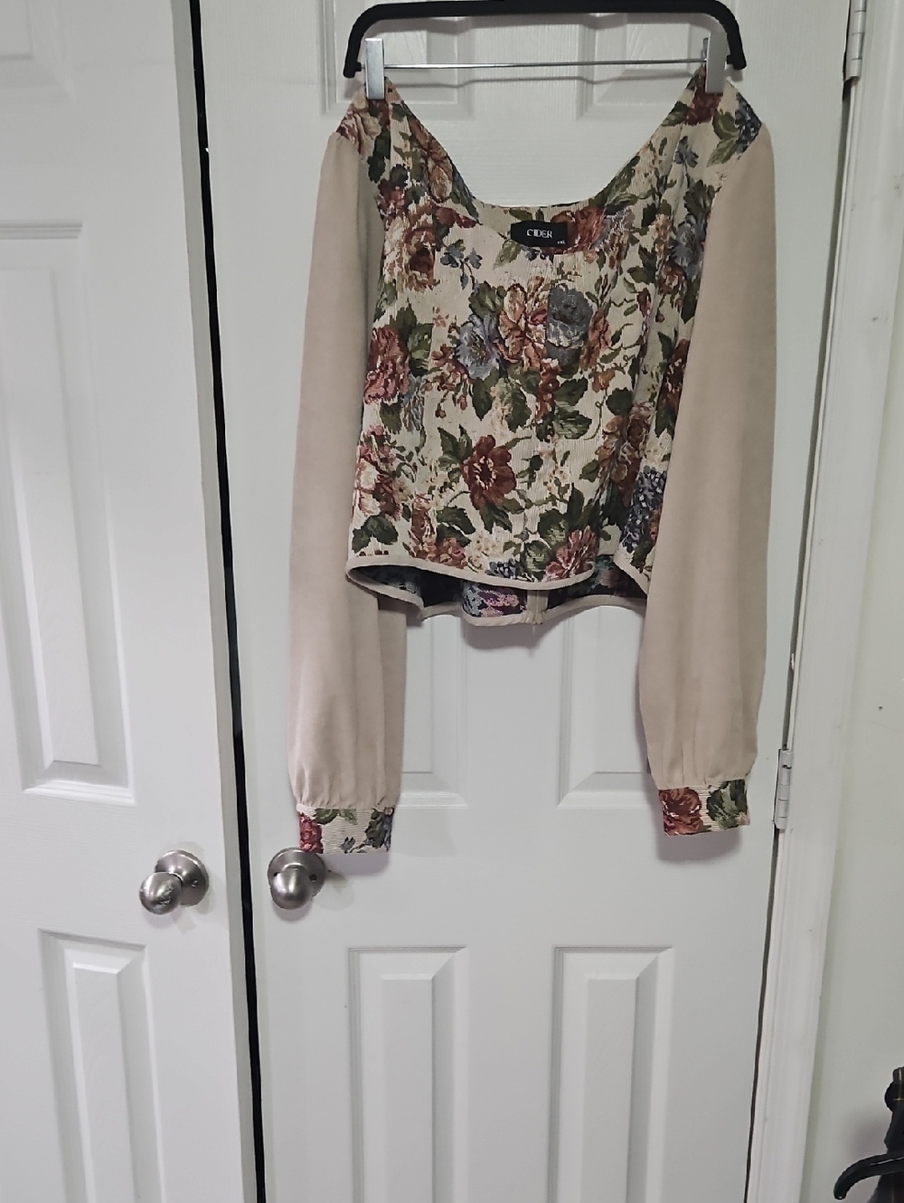 Cider Beige Floral-Panel Cropped Sweatshirt